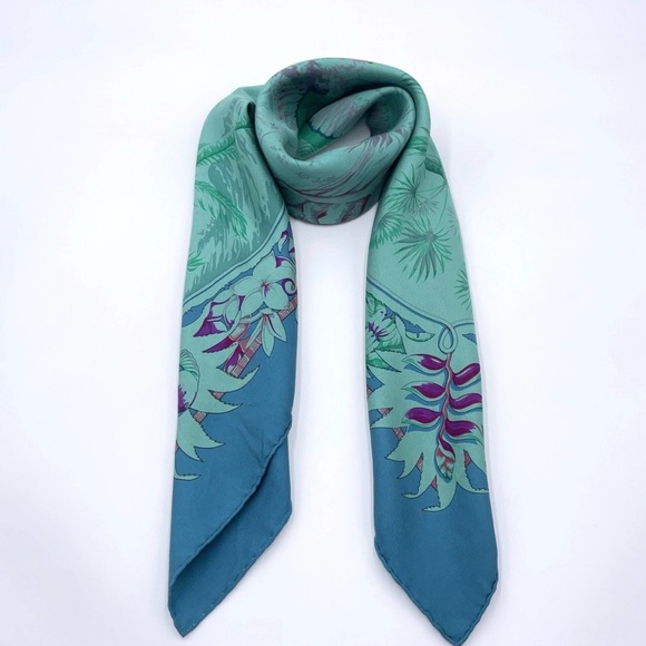 HERMES Rare Vintage Collectable Carre 90 Aloha Dip-Dye Turquoise Silk Scarf - Picture 9 of 10